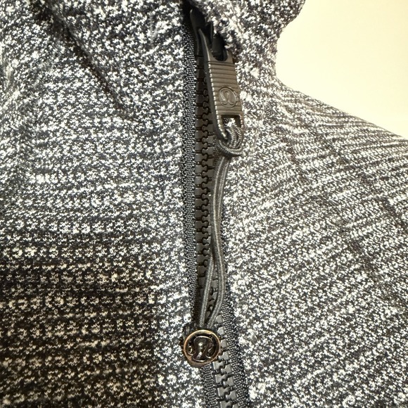 LULULEMON DEFINE SZ 6 Jacket SUITED JACQUARD Black White Heathered Soft Luon EUC - Picture 4 of 5